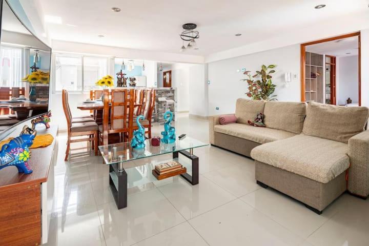 En Apartment *